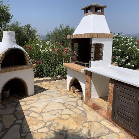 Ferienhaus Olive Garden คิปปาริสเซีย ภายนอก รูปภาพ