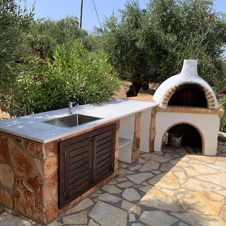 Ferienhaus Olive Garden คิปปาริสเซีย ภายนอก รูปภาพ